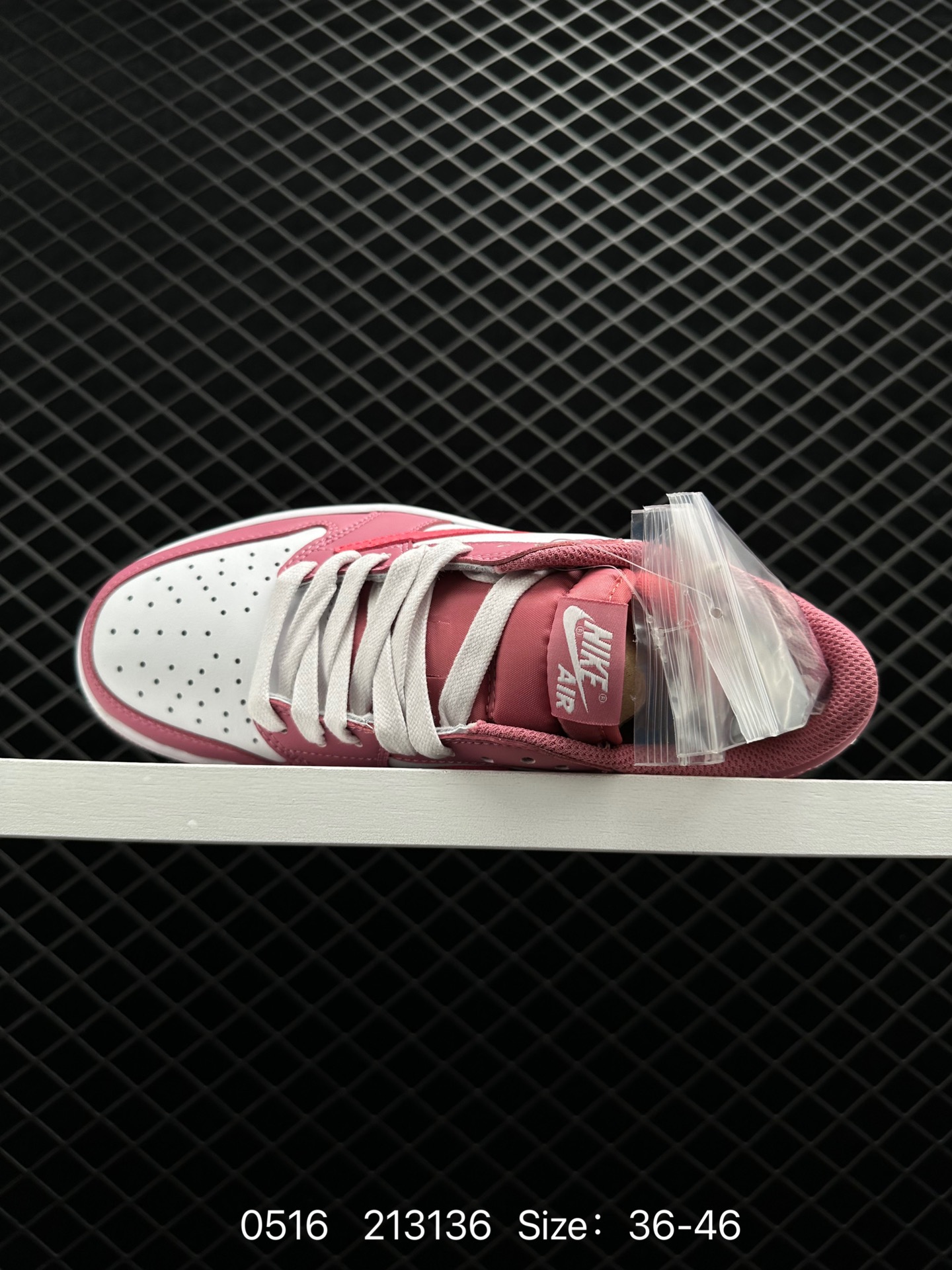 NIKE  Air Jordan 1 Low